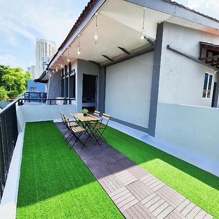 Gurney Coast Guest House By Sky Hive George Town Exterior foto